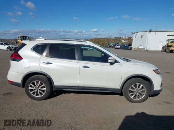 ✅ 2017 Nissan Rogue SV • VIN: KNMAT2MV5HP615952 • Lot: 43636430. Wystawiony na IAAI z przebiegiem 97 075 mil. Bezpłatny archiwum sprzedaży aukcyjnych z USA i szczegółowy raport historii pojazdu na DreamBid. Zdjęcie 13.