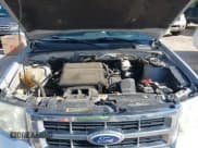 ✅ 2010 Ford Escape Limited • VIN: 1FMCU9EGXAKC13700 • Lot: 42452729. Wystawiony na IAAI z przebiegiem 181 270 mil. Bezpłatny archiwum sprzedaży aukcyjnych z USA i szczegółowy raport historii pojazdu na DreamBid. Zdjęcie 10.