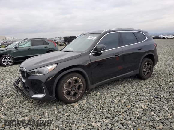 ✅ 2023 BMW X1 xDrive28i • VIN: WBX73EF06P5X01538 • Lot: 91806445. Wystawiony na Copart z przebiegiem 22 952 mil. Bezpłatny archiwum sprzedaży aukcyjnych z USA i szczegółowy raport historii pojazdu na DreamBid. Zdjęcie 1.