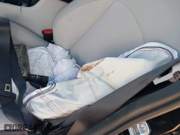 ✅ 2025 Hyundai Kona SEL • VIN: KM8HB3AB6SU307646 • Lot: 43621100. Listed on IAAI with 8,945 mi. Free auction sales archive from the USA and detailed vehicle history report at DreamBid. Image 16.