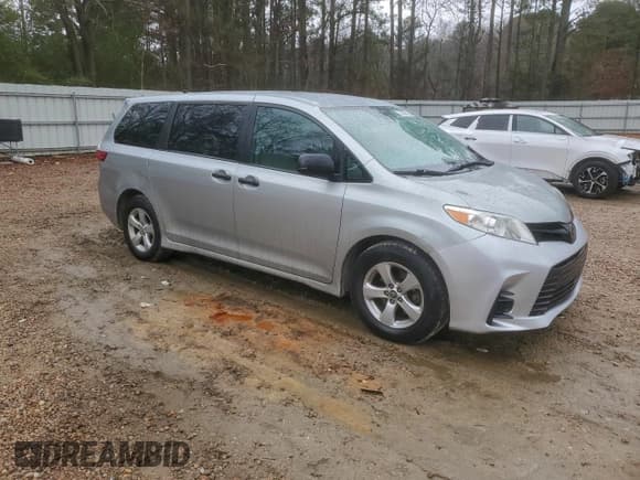 ✅ 2020 Toyota Sienna L • VIN: 5TDZZ3DC2LS030234 • Лот: 95633725. Опубликован ранее на Copart с пробегом 163 349 миль. Бесплатный доступ к архиву аукционных продаж из США и подробный отчёт об истории автомобиля на DreamBid. Изображение 4.