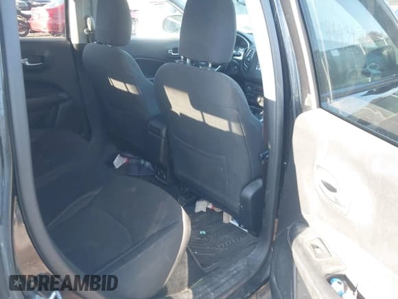 ✅ 2019 Jeep Compass Sport • VIN: 3C4NJDAB7KT850935 • Лот: 43434718. Опубликован ранее на IAAI с пробегом 101 226 миль. Бесплатный доступ к архиву аукционных продаж из США и подробный отчёт об истории автомобиля на DreamBid. Изображение 8.