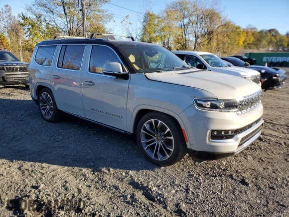 ✅ 2022 Jeep Grand Wagoneer Series III • VIN: 1C4SJVGJ3NS141643 • Лот: 90548255. Опубликован ранее на Copart с пробегом Не указан. Бесплатный доступ к архиву аукционных продаж из США и подробный отчёт об истории автомобиля на DreamBid. Изображение 4.