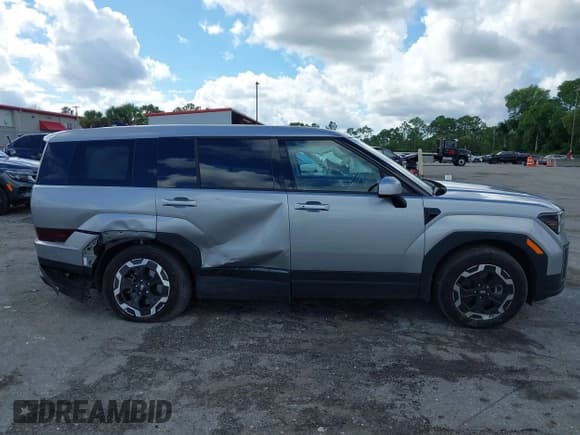 ✅ 2024 Hyundai Santa Fe SE • VIN: 5NMP14GL2RH038880 • Lot: 43404734. Wystawiony na IAAI z przebiegiem 18 561 mil. Bezpłatny archiwum sprzedaży aukcyjnych z USA i szczegółowy raport historii pojazdu na DreamBid. Zdjęcie 13.