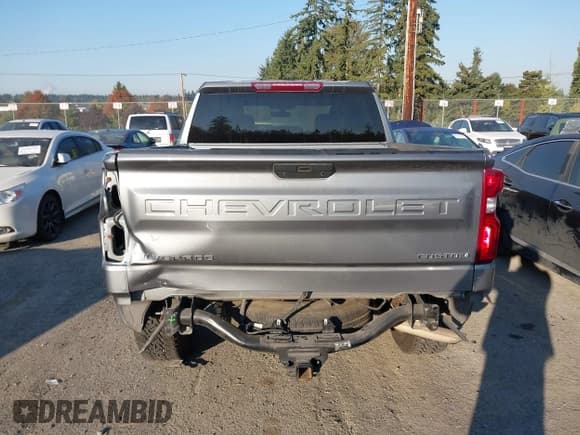 ✅ 2022 Chevrolet Silverado 1500 Custom • VIN: 3GCPYBEK8NG135193 • Lot: 43378576. Listed on IAAI with 65,231 mi. Free auction sales archive from the USA and detailed vehicle history report at DreamBid. Image 17.