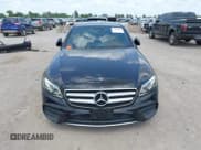 ✅ 2018 Mercedes-Benz E 300 • VIN: WDDZF4JB8JA308581 • Lot: 42903063. Wystawiony na IAAI z przebiegiem 100 080 mil. Bezpłatny archiwum sprzedaży aukcyjnych z USA i szczegółowy raport historii pojazdu na DreamBid. Zdjęcie 13.