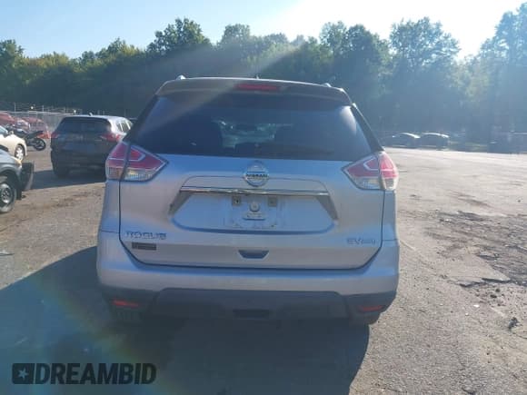 ✅ 2015 Nissan Rogue S • VIN: KNMAT2MV6FP538926 • Lot: 43138570. Wystawiony na IAAI z przebiegiem 114 215 mil. Bezpłatny archiwum sprzedaży aukcyjnych z USA i szczegółowy raport historii pojazdu na DreamBid. Zdjęcie 16.