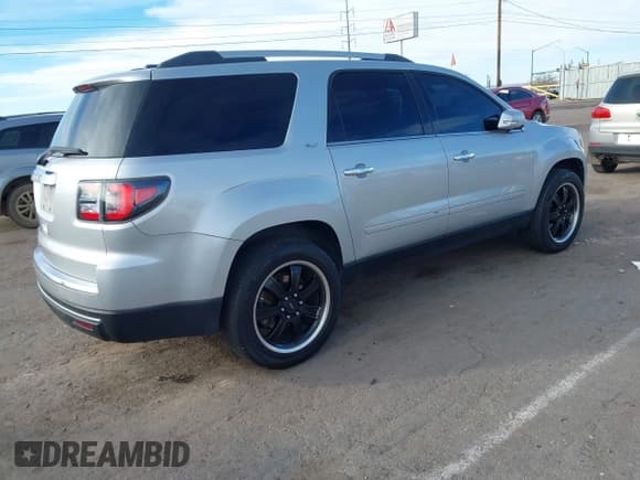 ✅ 2017 GMC Acadia Limited • VIN: 1GKKRSKDXHJ207662 • Lot: 43904518. Listed on IAAI with 175,435 mi. Free auction sales archive from the USA and detailed vehicle history report at DreamBid. Image 4.