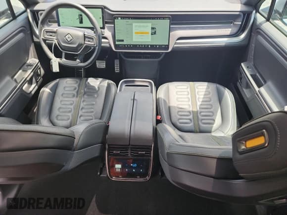 ✅ 2024 Rivian R1S Adventure • VIN: 7PDSGBBA2RN044497 • Lot: 61506055. Listed on Copart with 24,253 mi. Free auction sales archive from the USA and detailed vehicle history report at DreamBid. Image 8.