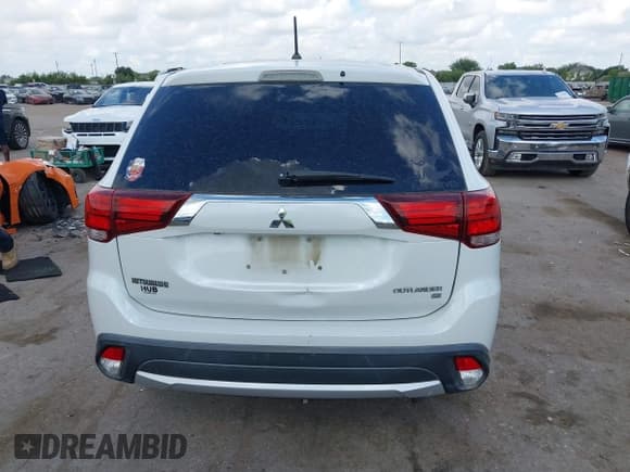 ✅ 2016 Mitsubishi Outlander SE • VIN: JA4AD3A35GZ003401 • Lot: 42572194. Wystawiony na IAAI z przebiegiem 78 185 mil. Bezpłatny archiwum sprzedaży aukcyjnych z USA i szczegółowy raport historii pojazdu na DreamBid. Zdjęcie 15.