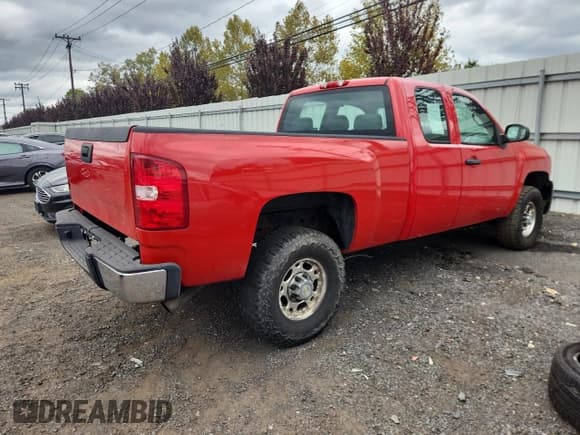 ✅ 2008 Chevrolet Silverado 2500HD Work Truck • VIN: 1GCHK29K98E154136 • Лот: 85484845. Опубликован ранее на Copart с пробегом 120 348 миль. Бесплатный доступ к архиву аукционных продаж из США и подробный отчёт об истории автомобиля на DreamBid. Изображение 3.