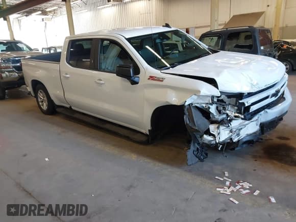 ✅ 2020 Chevrolet Silverado 1500 RST • VIN: 3GCUYEEDXLG104675 • Lot: 42160646. Wystawiony na IAAI z przebiegiem 46 183 mil. Bezpłatny archiwum sprzedaży aukcyjnych z USA i szczegółowy raport historii pojazdu na DreamBid. Zdjęcie 1.