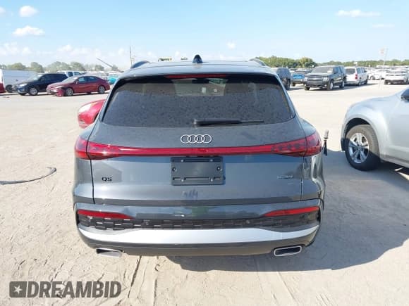 ✅ 2025 Audi Q5 Premium Plus • VIN: WA12AAGU6S2020551 • Lot: 43399256. Wystawiony na IAAI z przebiegiem 556 mil. Bezpłatny archiwum sprzedaży aukcyjnych z USA i szczegółowy raport historii pojazdu na DreamBid. Zdjęcie 15.