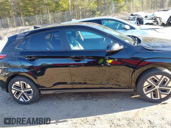 ✅ 2023 Hyundai Kona Limited • VIN: KM8K53AG6PU163791 • Lot: 43637198. Listed on IAAI with 26,338 mi. Free auction sales archive from the USA and detailed vehicle history report at DreamBid. Image 14.