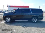 ✅ 2023 Chevrolet Suburban Premier • VIN: 1GNSCFKD8PR353280 • Lot: 43401708. Wystawiony na IAAI z przebiegiem 42 587 mil. Bezpłatny archiwum sprzedaży aukcyjnych z USA i szczegółowy raport historii pojazdu na DreamBid. Zdjęcie 14.