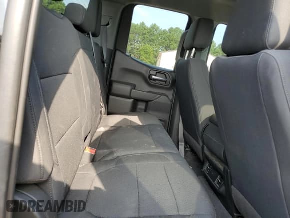 ✅ 2020 Chevrolet Silverado 1500 Custom • VIN: 1GCRYBEF6LZ255423 • Lot: 69133134. Wystawiony na Copart z przebiegiem 82 777 mil. Bezpłatny archiwum sprzedaży aukcyjnych z USA i szczegółowy raport historii pojazdu na DreamBid. Zdjęcie 10.