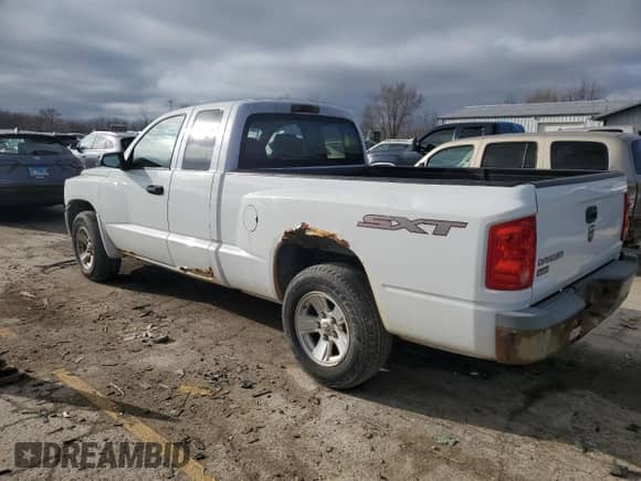 2008 Dodge Dakota Bighorn/Lonestar with VIN 1D7HE32K48S560744, listed as a Copart auction lot 86892644 with 71,597 mi miles and Clean title. Bid and sale history available at DreamBid. Image 2.