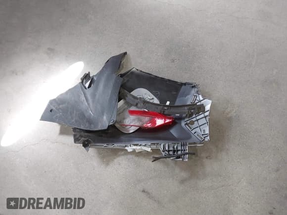 ✅ 2022 Hyundai Tucson Limited • VIN: 5NMJECAE4NH036072 • Lot: 43155022. Listed on IAAI with 18,939 mi. Free auction sales archive from the USA and detailed vehicle history report at DreamBid. Image 12.