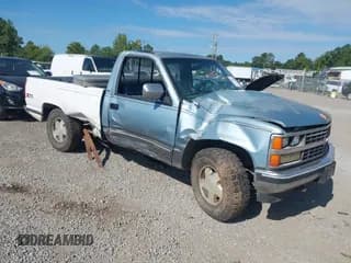 ✅ 1989 Chevrolet Silverado 1500 • VIN: 1GCDK14K3KE243658 • Lot: 43102134. Wystawiony na IAAI z przebiegiem 197 930 mil. Bezpłatny archiwum sprzedaży aukcyjnych z USA i szczegółowy raport historii pojazdu na DreamBid. Zdjęcie 1.