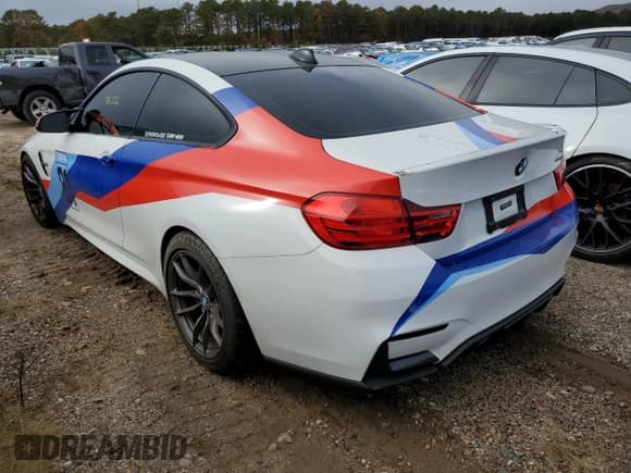 ✅ 2015 BMW M4 • VIN: WBS3R9C54FK333502 • Лот: 64462502. Опубликован ранее на Copart с пробегом 76 212 миль. Бесплатный доступ к архиву аукционных продаж из США и подробный отчёт об истории автомобиля на DreamBid. Изображение 3.