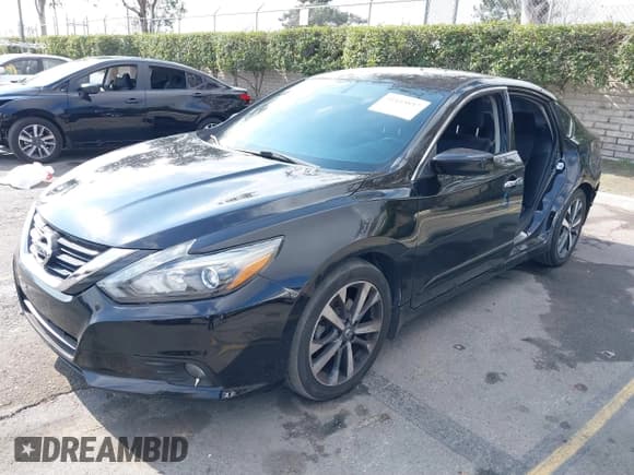 ✅ 2017 Nissan Altima SL • VIN: 1N4BL3AP1HC179324 • Lot: 41443837. Listed on IAAI with 119,081 mi. Free auction sales archive from the USA and detailed vehicle history report at DreamBid. Image 2.