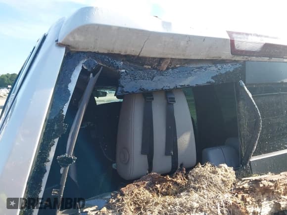 ✅ 2021 Chevrolet Silverado 1500 RST • VIN: 3GCUYEEL7MG279622 • Lot: 43081221. Listed on IAAI with 138,000 mi. Free auction sales archive from the USA and detailed vehicle history report at DreamBid. Image 6.