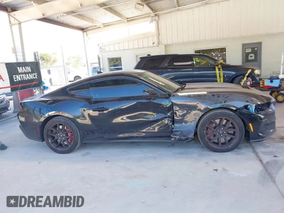 ✅ 2024 Ford Mustang GT • VIN: 1FA6P8CF2R5436066 • Lot: 43508673. Listed on IAAI with 8,280 mi. Free auction sales archive from the USA and detailed vehicle history report at DreamBid. Image 14.