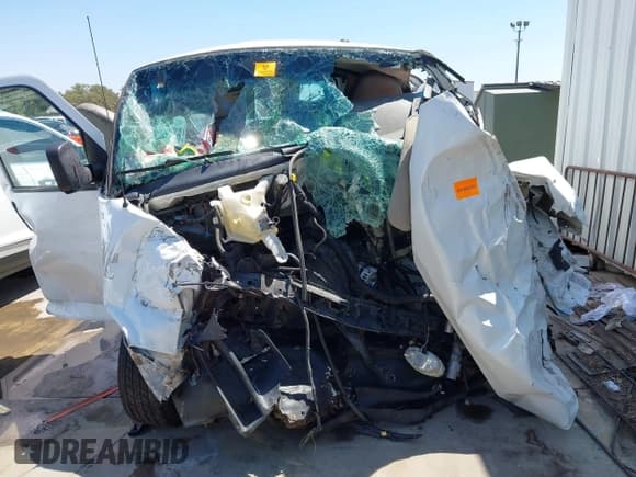 ✅ 2014 Chevrolet Express Cargo • VIN: 1GCWGGFAXE1149130 • Lot: 37273590. Listed on IAAI with 210,000 mi. Free auction sales archive from the USA and detailed vehicle history report at DreamBid. Image 12.