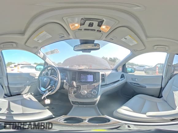 ✅ 2018 Toyota Sienna XLE Auto Access Seat • VIN: 5TDYZ3DC9JS908900 • Lot: 71980115. Listed on Copart with 92,508 mi. Free auction sales archive from the USA and detailed vehicle history report at DreamBid. Image 16.