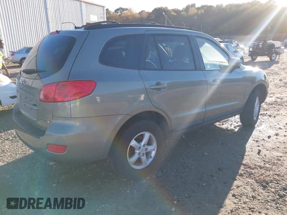 ✅ 2008 Hyundai Santa Fe GLS • VIN: 5NMSG13D58H170116 • Lot: 43625380. Wystawiony na IAAI z przebiegiem 249 033 mil. Bezpłatny archiwum sprzedaży aukcyjnych z USA i szczegółowy raport historii pojazdu na DreamBid. Zdjęcie 4.