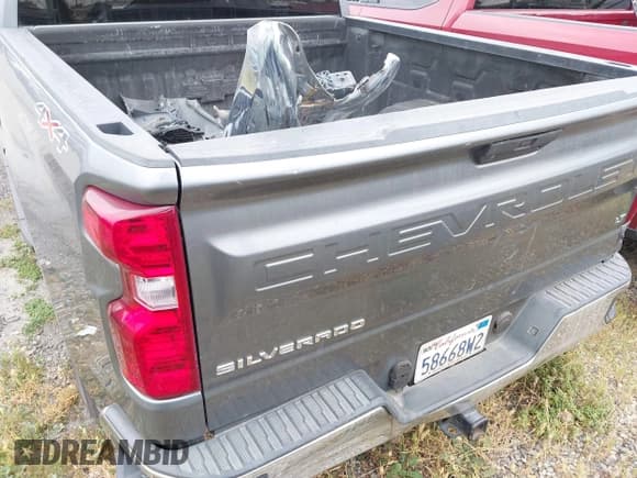 ✅ 2019 Chevrolet Silverado 1500 LT • VIN: 3GCPYDEK1KG242867 • Lot: 41342133. Wystawiony na IAAI z przebiegiem 119 442 mil. Bezpłatny archiwum sprzedaży aukcyjnych z USA i szczegółowy raport historii pojazdu na DreamBid. Zdjęcie 17.