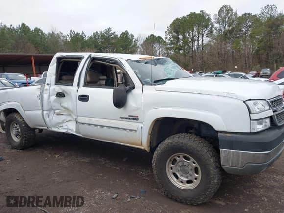 ✅ 2005 Chevrolet Silverado 2500HD LT • VIN: 1GCHK23255F948503 • Lot: 41225115. Wystawiony na IAAI z przebiegiem 187 056 mil. Bezpłatny archiwum sprzedaży aukcyjnych z USA i szczegółowy raport historii pojazdu na DreamBid. Zdjęcie 12.