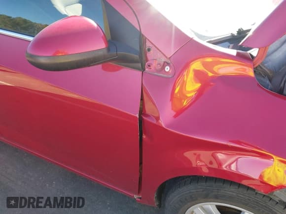 ✅ 2014 Chevrolet Sonic LT • VIN: 1G1JC5SH6E4143068 • Lot: 43754575. Listed on IAAI with 139,861 mi. Free auction sales archive from the USA and detailed vehicle history report at DreamBid. Image 16.