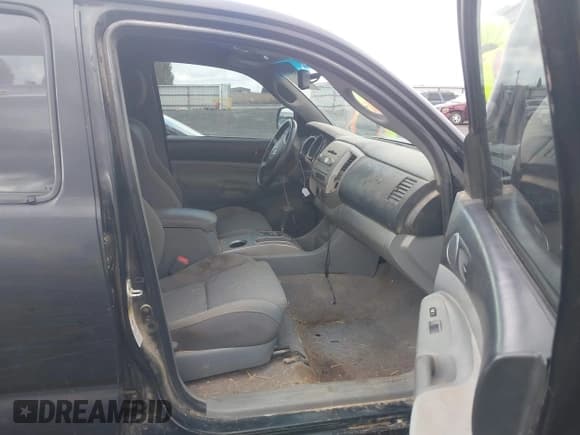 ✅ 2008 Toyota Tacoma • VIN: 5TEMU52N88Z566950 • Lot: 43545918. Wystawiony na IAAI z przebiegiem 201 941 mil. Bezpłatny archiwum sprzedaży aukcyjnych z USA i szczegółowy raport historii pojazdu na DreamBid. Zdjęcie 5.