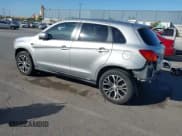 ✅ 2018 Mitsubishi Outlander SE • VIN: JA4AP3AW9JZ036006 • Lot: 42278902. Listed on IAAI with 72,250 mi. Free auction sales archive from the USA and detailed vehicle history report at DreamBid. Image 3.