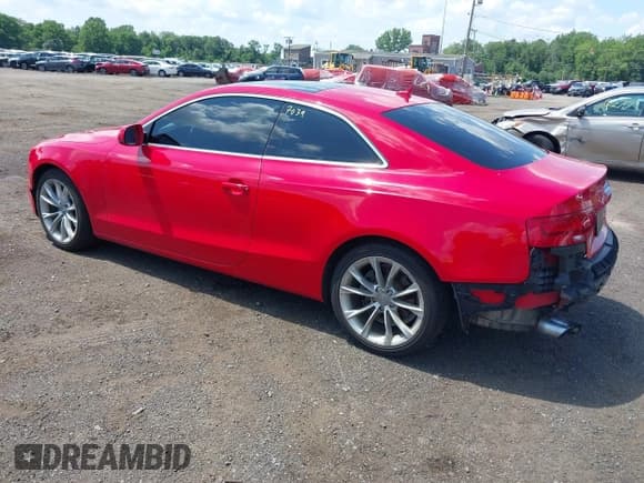 ✅ 2013 Audi A5 Premium • VIN: WAUCFAFR8DA019934 • Lot: 42649085. Wystawiony na IAAI z przebiegiem 96 673 mil. Bezpłatny archiwum sprzedaży aukcyjnych z USA i szczegółowy raport historii pojazdu na DreamBid. Zdjęcie 3.