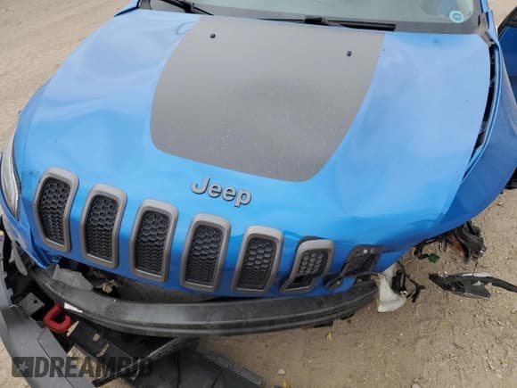 ✅ 2017 Jeep Cherokee Trailhawk • VIN: 1C4PJMBS3HW634266 • Lot: 91520315. Listed on Copart with 80,980 mi. Free auction sales archive from the USA and detailed vehicle history report at DreamBid. Image 12.