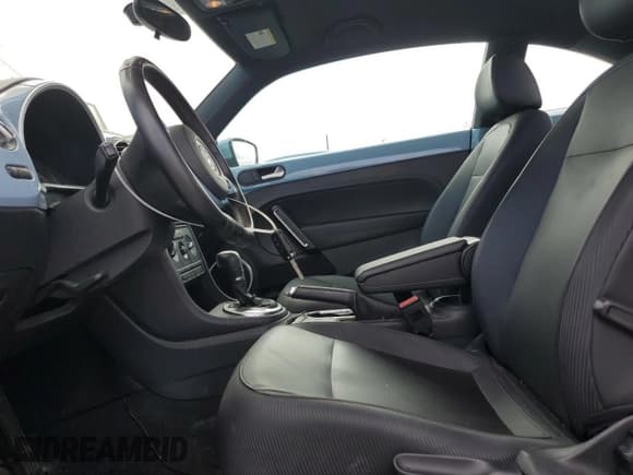 ✅ 2014 Volkswagen Beetle 1.8T • VIN: 3VWJ17AT2EM666636 • Лот: 60099515. Опубликован ранее на Copart с пробегом 115 251 миль. Бесплатный доступ к архиву аукционных продаж из США и подробный отчёт об истории автомобиля на DreamBid. Изображение 7.