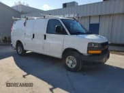 ✅ 2019 Chevrolet Express Cargo • VIN: 1GCWGAFP3K1367083 • Lot: 89528145. Wystawiony na Copart z przebiegiem 134 639 mil. Bezpłatny archiwum sprzedaży aukcyjnych z USA i szczegółowy raport historii pojazdu na DreamBid. Zdjęcie 4.