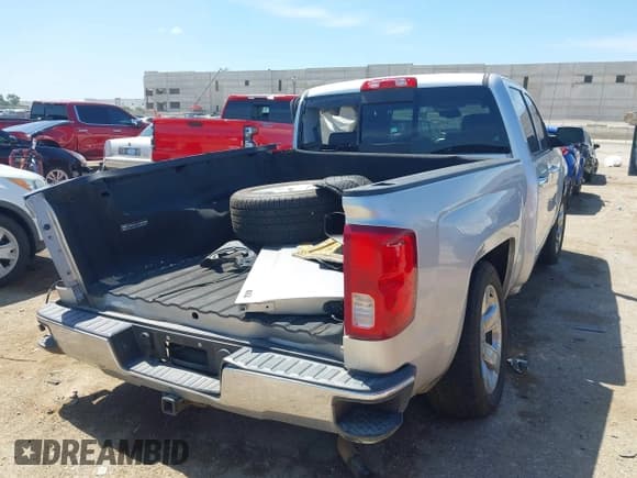 ✅ 2018 Chevrolet Silverado 1500 LTZ • VIN: 3GCUKSEC5JG642110 • Lot: 42615537. Wystawiony na IAAI z przebiegiem 118 739 mil. Bezpłatny archiwum sprzedaży aukcyjnych z USA i szczegółowy raport historii pojazdu na DreamBid. Zdjęcie 4.