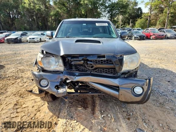 ✅ 2011 Toyota Tacoma PreRunner • VIN: 3TMJU4GN2BM113224 • Lot: 93600255. Listed on Copart with 106,371 mi. Free auction sales archive from the USA and detailed vehicle history report at DreamBid. Image 5.