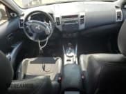 ✅ 2012 Mitsubishi Outlander SE • VIN: JA4AS3AWXCU003952 • Lot: 68189355. Wystawiony na Copart z przebiegiem 208 104 mil. Bezpłatny archiwum sprzedaży aukcyjnych z USA i szczegółowy raport historii pojazdu na DreamBid. Zdjęcie 8.