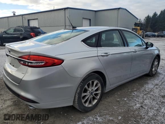 ✅ 2017 Ford Fusion SE • VIN: 3FA6P0H75HR211607 • Lot: 92512225. Wystawiony na Copart z przebiegiem 46 928 mil. Bezpłatny archiwum sprzedaży aukcyjnych z USA i szczegółowy raport historii pojazdu na DreamBid. Zdjęcie 3.