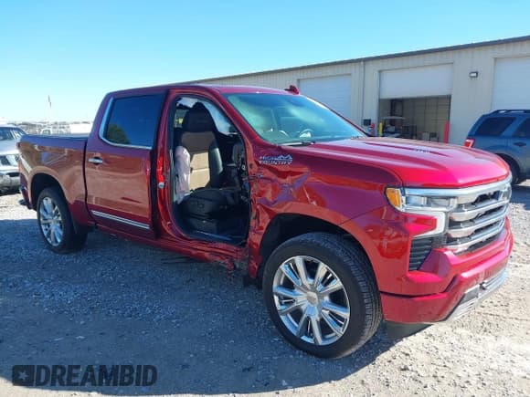 ✅ 2025 Chevrolet Silverado 1500 High Country • VIN: 1GCUKJEL1SZ262578 • Лот: 43516256. Опубликован ранее на IAAI с пробегом 1 068 миль. Бесплатный доступ к архиву аукционных продаж из США и подробный отчёт об истории автомобиля на DreamBid. Изображение 1.