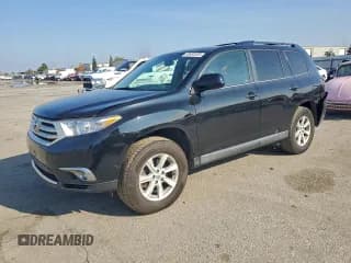 ✅ 2013 Toyota Highlander Plus • VIN: 5TDBK3EH0DS193627 • Лот: 93633035. Опубликован ранее на Copart с пробегом 160 489 миль. Бесплатный доступ к архиву аукционных продаж из США и подробный отчёт об истории автомобиля на DreamBid. Изображение 1.