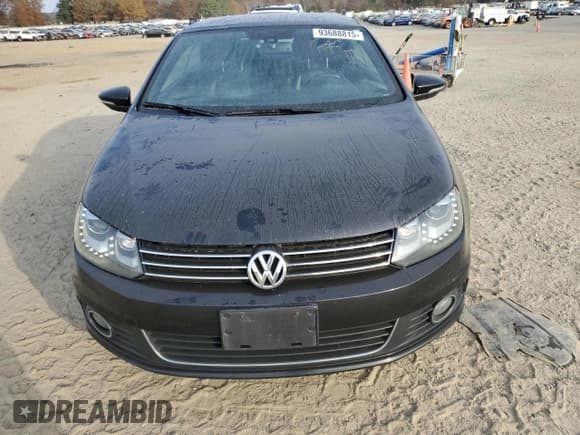 ✅ 2013 Volkswagen Eos Executive • VIN: WVWFW8AH0DV002996 • Lot: 93688815. Wystawiony na Copart z przebiegiem 134 670 mil. Bezpłatny archiwum sprzedaży aukcyjnych z USA i szczegółowy raport historii pojazdu na DreamBid. Zdjęcie 5.