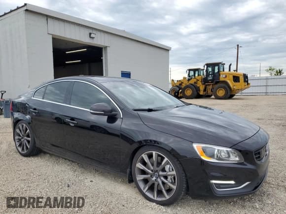 ✅ 2015 Volvo S60 • VIN: YV1902TL2F2368342 • Lot: 63053745. Listed on Copart with 72,095 mi. Free auction sales archive from the USA and detailed vehicle history report at DreamBid. Image 4.