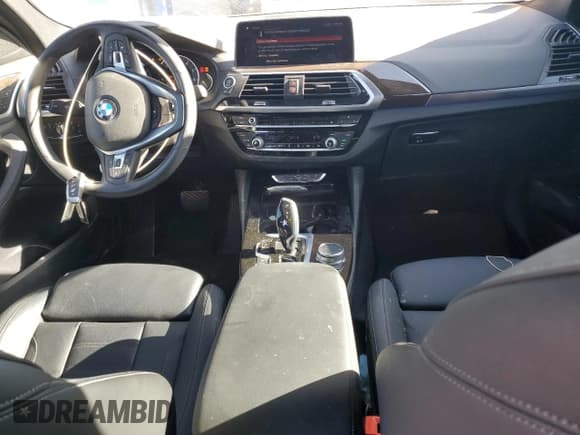 ✅ 2019 BMW X4 xDrive30i • VIN: 5UXUJ3C57KLG52592 • Лот: 56776285. Опубликован ранее на Copart с пробегом 27 160 миль. Бесплатный доступ к архиву аукционных продаж из США и подробный отчёт об истории автомобиля на DreamBid. Изображение 8.