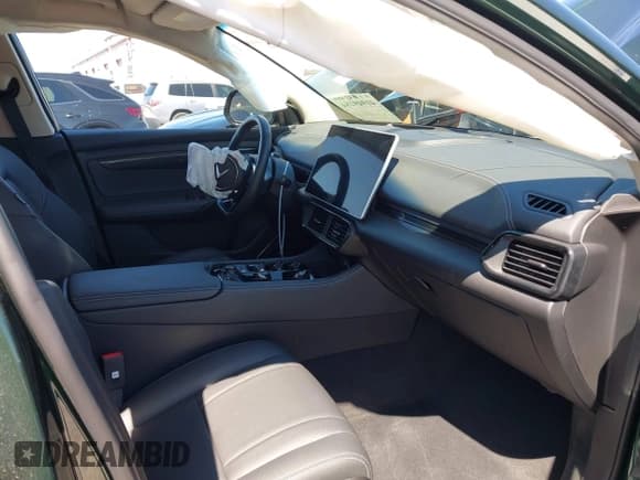 ✅ 2023 VinFast VF 8 Eco • VIN: RLLV1AEB4PH002385 • Лот: 41949184. Опубликован ранее на IAAI с пробегом 9 671 миль. Бесплатный доступ к архиву аукционных продаж из США и подробный отчёт об истории автомобиля на DreamBid. Изображение 6.