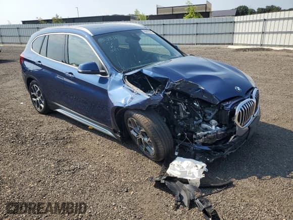 ✅ 2022 BMW X1 xDrive28i • VIN: WBXJG9C02N5U60211 • Lot: 66889385. Wystawiony na Copart z przebiegiem 21 861 mil. Bezpłatny archiwum sprzedaży aukcyjnych z USA i szczegółowy raport historii pojazdu na DreamBid. Zdjęcie 4.